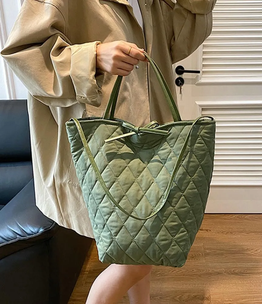 Large Quilted Bucket Tote Bag for Women Puffer Handbag Soft Casual Shoulder Bag Nylon Working Top Handle Purse