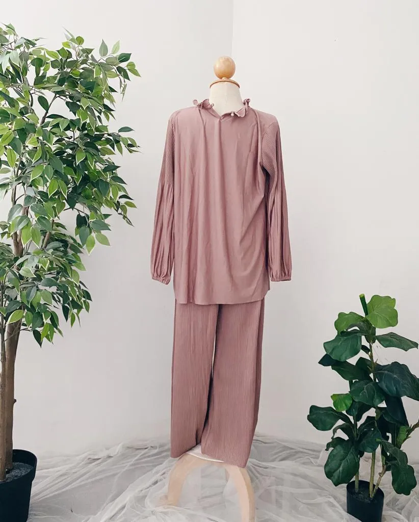 Pleated Set Pants & Top's