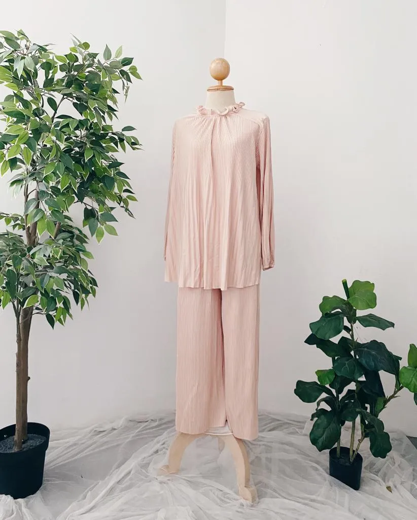 Pleated Set Pants & Top's