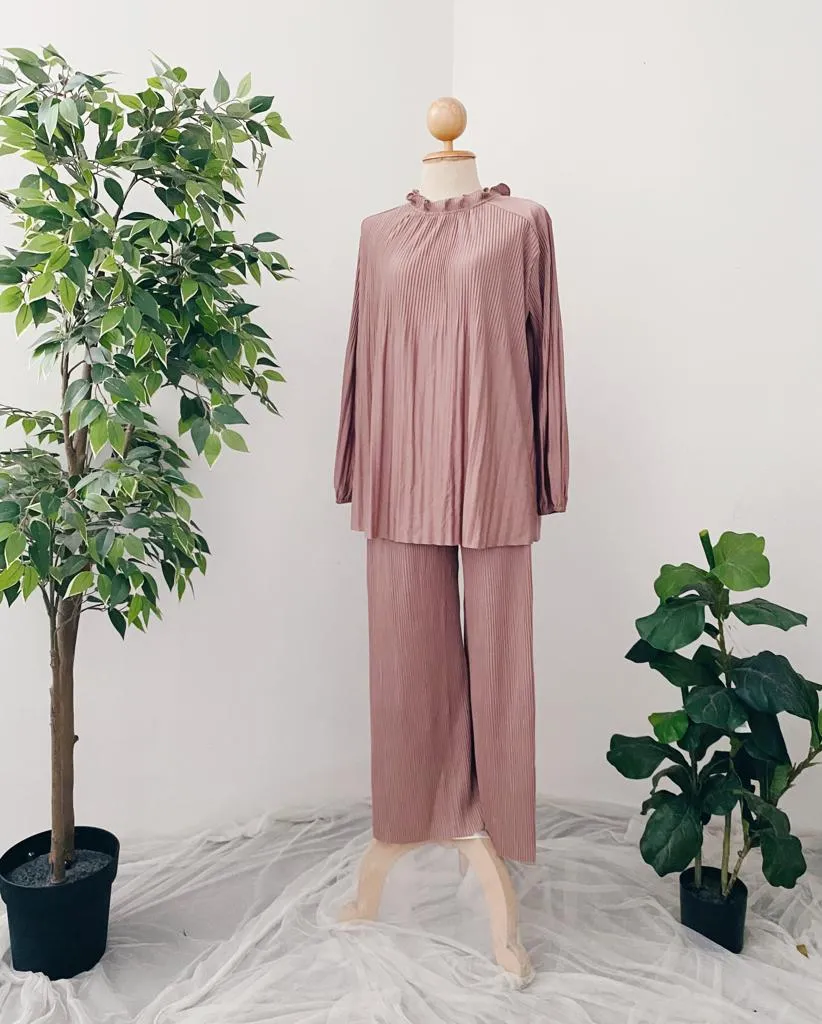 Pleated Set Pants & Top's
