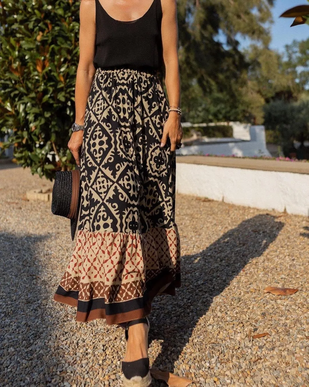 Women's Tiered Paisley Print Bohemian Long Skirts Summer Beach Pleated A Line Elastic High Waist Maxi Skirts for Women